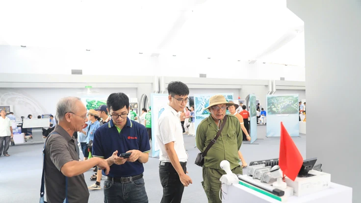 Hàng vạn du khách trải nghiệm Không gian Truyền thống và sáng tạo Hà Nội dịp 2-9