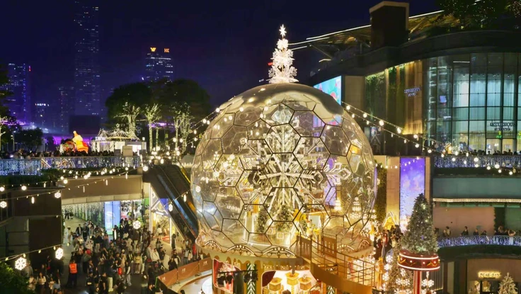 CHÙM ẢNH-VIDEO: Châu Á lung linh, rộn ràng chào đón Giáng sinh 2025