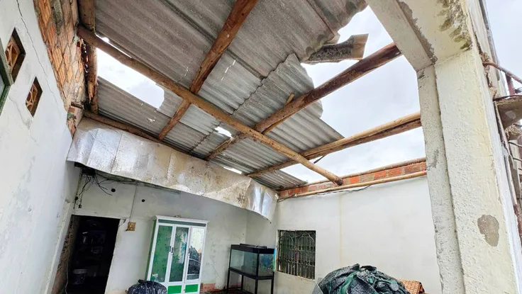 Lốc xoáy khiến nhiều nhà của người dân Gia Lai tốc mái