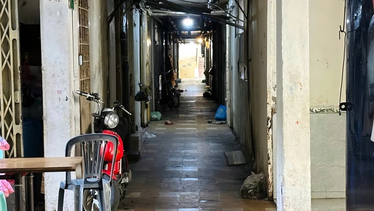 Sạc xe điện tại chung cư: Cấm thì khó, mở thì lo