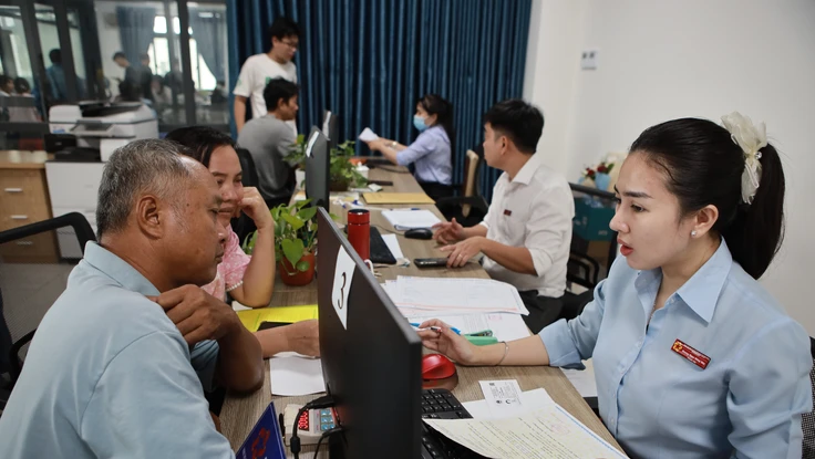 Luân chuyển cán bộ: Đừng chỉ 'đúng người trên giấy'