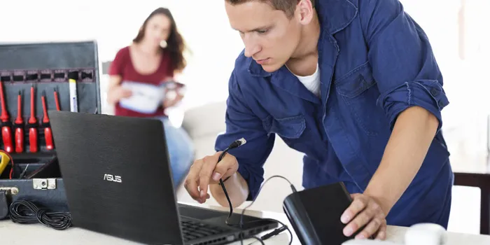 Người dùng Asus sẽ được bảo hành tận nhà