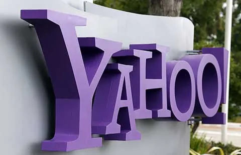 Yahoo sắp phải bán mình