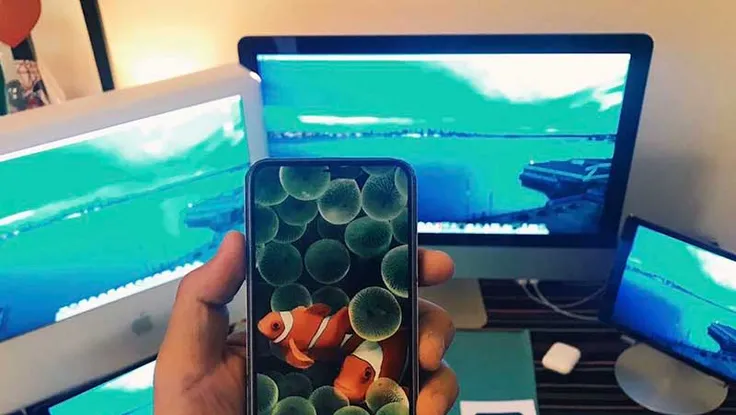 ‘Rần rần’ màn hình tràn màn hình