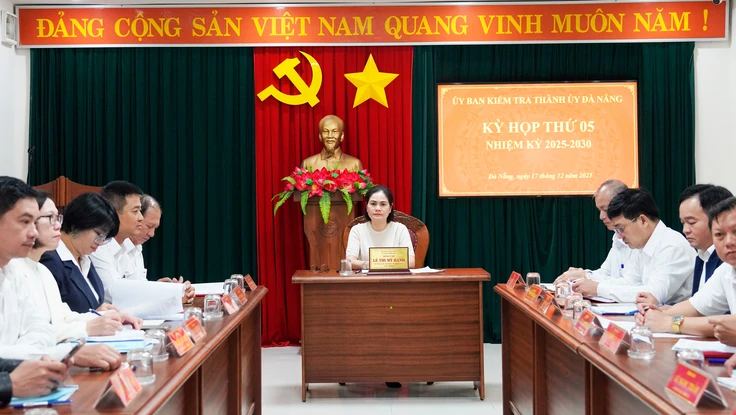 Đà Nẵng khai trừ đảng cựu Phó Bí thư Chi bộ Công ty cổ phần giao thông vận tải Quảng Nam