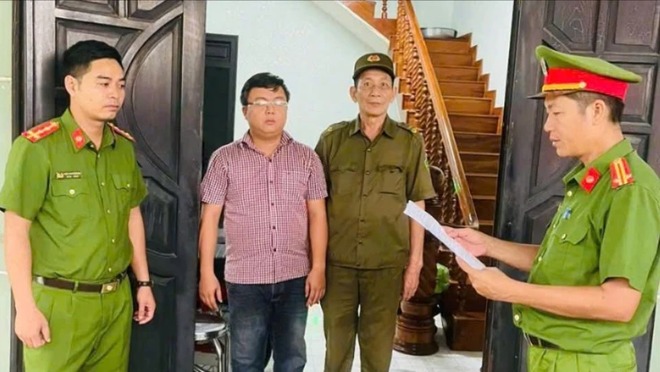 Khởi tố nguyên cửa hàng trưởng Cửa hàng xăng dầu Sông Hinh