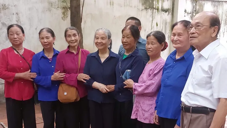 Những người đặc biệt thắp hương tưởng nhớ cố Tổng Bí thư Nguyễn Phú Trọng