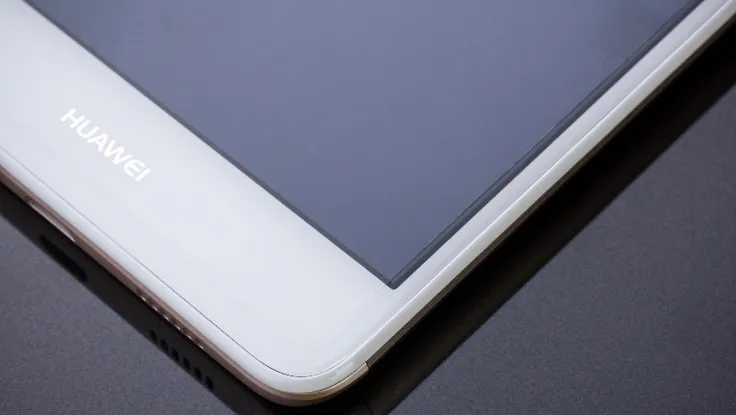 Huawei cạnh tranh mạnh mẽ với Apple và Samsung