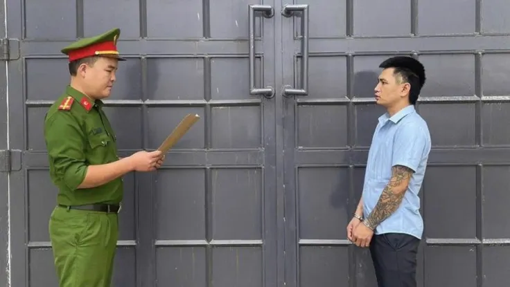 Giữ hộ vàng khi đưa người đi cấp cứu rồi không trả