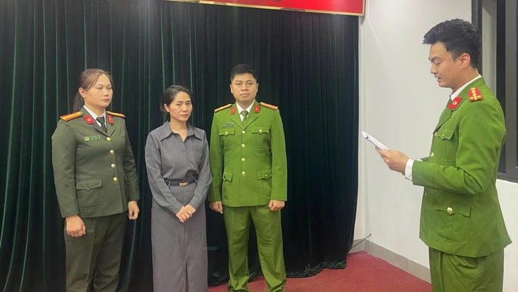 Khởi tố nữ giám đốc trong vụ hoãn show ‘Về đây bốn cánh chim trời’