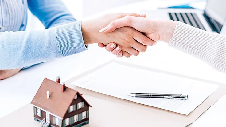 Mua nhà, đất đang thế chấp ngân hàng có được không?