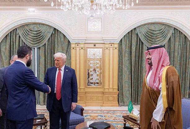 Giới chức Mỹ bất ngờ, bối rối khi ông Trump tuyên bố dỡ bỏ trừng phạt Syria