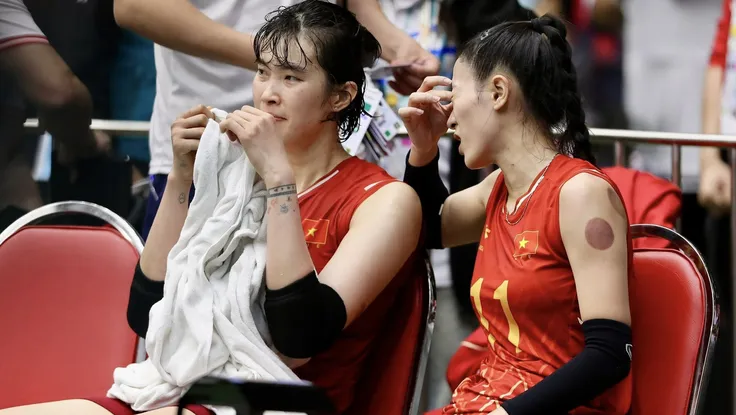 Phóng sự ảnh: Nước mắt nghẹn ngào của bóng chuyền nữ Việt Nam