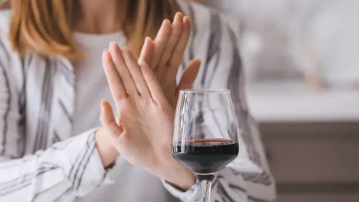 Điều gì xảy ra với gan, giấc ngủ và cân nặng của bạn khi ngưng uống rượu?