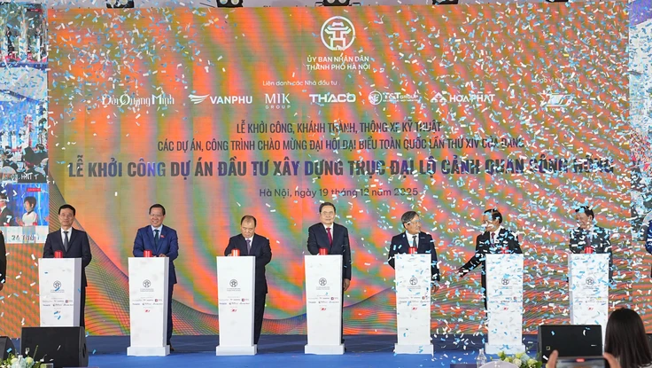 Thủ tướng Phạm Minh Chính, Chủ tịch Quốc hội Trần Thanh Mẫn bấm nút khởi công các dự án trọng điểm