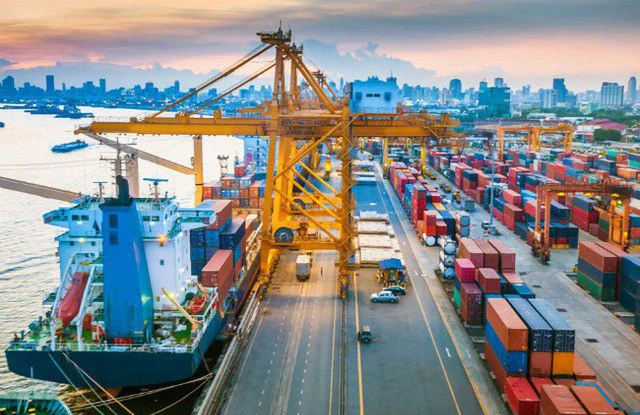 Xuất nhập khẩu Việt Nam phá kỷ lục, cán mốc 900 tỉ đô