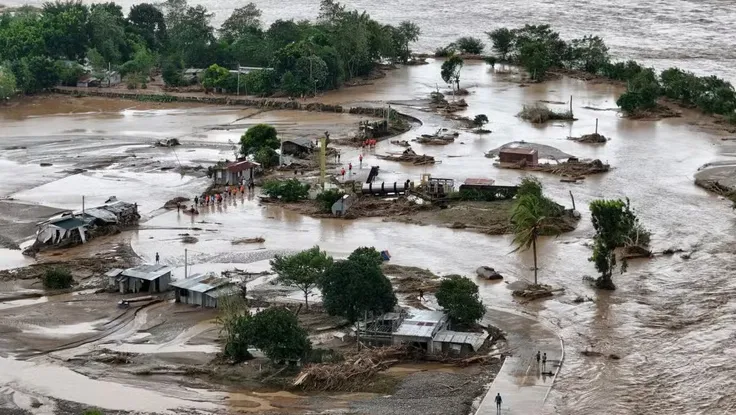 Bão Fung-wong tàn phá nặng nề Philippines, có thể vòng lại sau khi quét qua Đài Loan