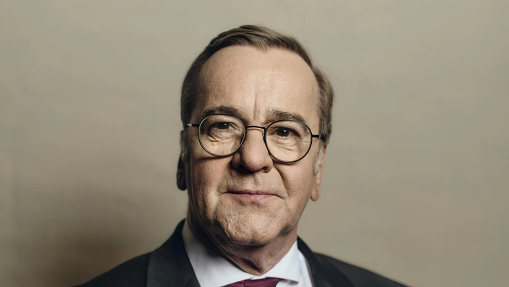 Bộ trưởng Quốc phòng Đức nêu quan điểm về nguy cơ Nga tấn công NATO