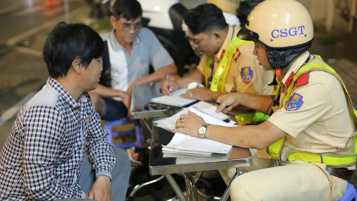 Đề xuất tăng mức phạt giao thông đến 200 triệu: Nhiều vấn đề cần làm rõ 