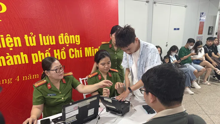 Người Việt Nam ở nước ngoài có được cấp thẻ căn cước và số định danh?