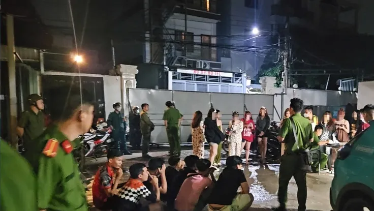 Quán karaoke có 21 nữ nhân viên dưới 18 tuổi