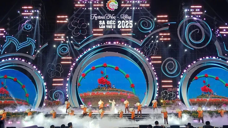 Phó Chủ tịch Quốc hội Lê Minh Hoan dự khai mạc Festival Hoa – Kiểng Sa Đéc