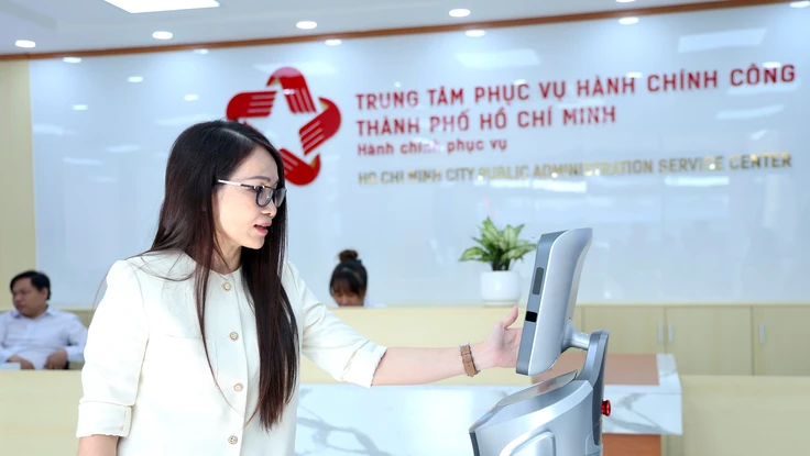 Trung tâm Phục vụ hành chính công TP.HCM: 'Không để người dân ra về khi hồ sơ chưa xong'