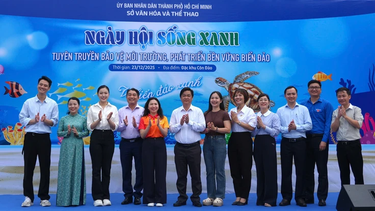 Hoa hậu Kiều Duy cùng hàng trăm người làm sạch biển Côn Đảo