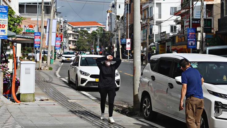 Đà Lạt đẹp hơn sau nâng cấp, nhưng cột điện làm xấu xí phố phường