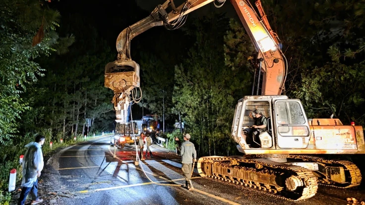 Khẩn cấp xử lý sạt lở trên đèo Mimosa và Khánh Lê để thông đường Đà Lạt-Nha Trang