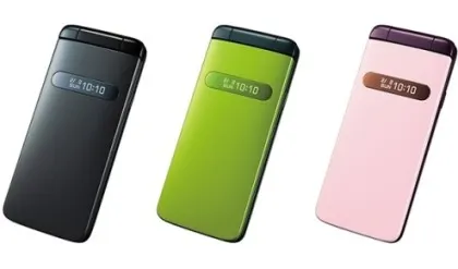 Điện thoại nắp gập chống nước và bụi từ Nhật 