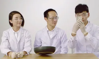 Video: Xiaomi chế giễu iPhone 6 bằng chảo