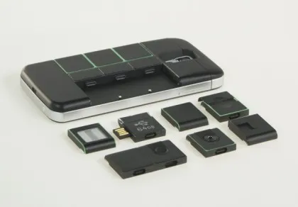 Smartphone “xếp hình” đã lộ diện giá bán