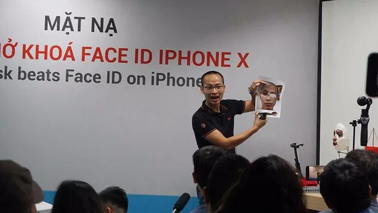 Bkav lại biểu diễn mở khóa Face ID iPhone X