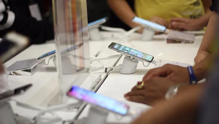 iPhone X 'cháy hàng' với 3.000 suất đặt trước