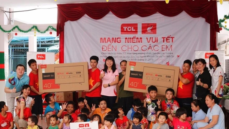 Tết sớm cho trẻ em mồ côi và khuyết tật