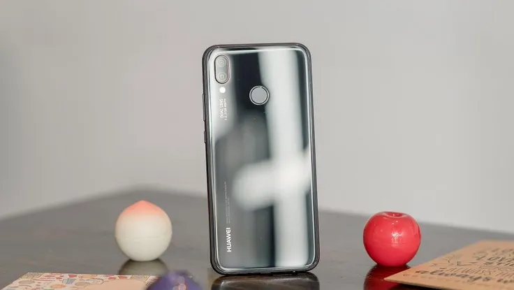 Huawei ra mắt Nova 3e với thiết kế siêu đẹp