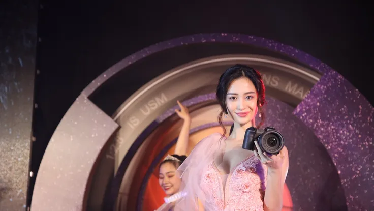 Canon ra mắt dòng máy ảnh mirrorless Full-Frame 