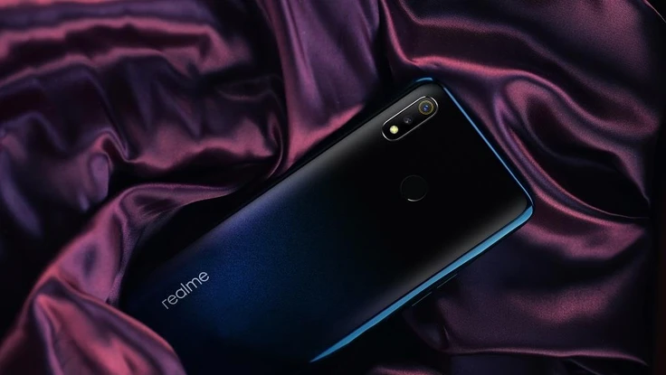 Realme 3 chính thức ra mắt với giá 3,9 triệu đồng