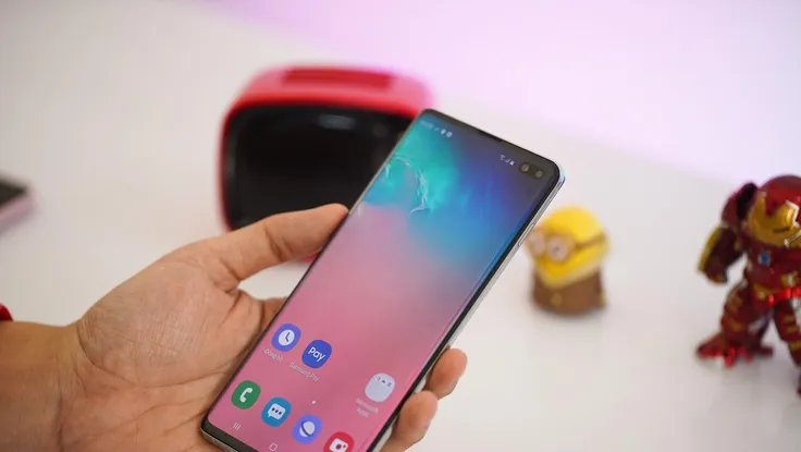 Galaxy S10 và S10 Plus giảm 4,7 triệu đồng tại Di Động Việt