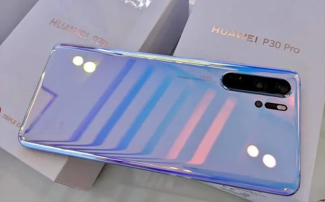 Người dùng điện thoại Huawei có cần phải lo lắng?