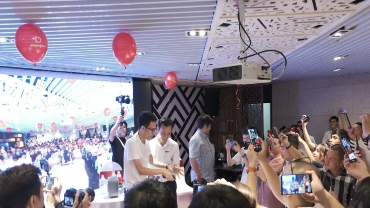 Note 10 Plus liệu có sống sót sau màn thả rơi ở độ cao 2 mét?