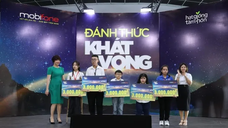 Chương trình 'Đánh thức khát vọng' cho HS-SV có gì đặc biệt?