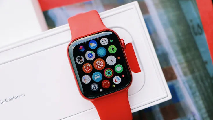 Apple Watch Series 6 và Apple SE 'cháy hàng' trong ngày mở bán