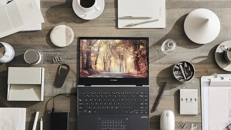 Lộ diện mẫu laptop trang bị màn hình OLED xoay gập 360 độ 