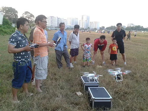 Quay phim bằng máy bay mô hình