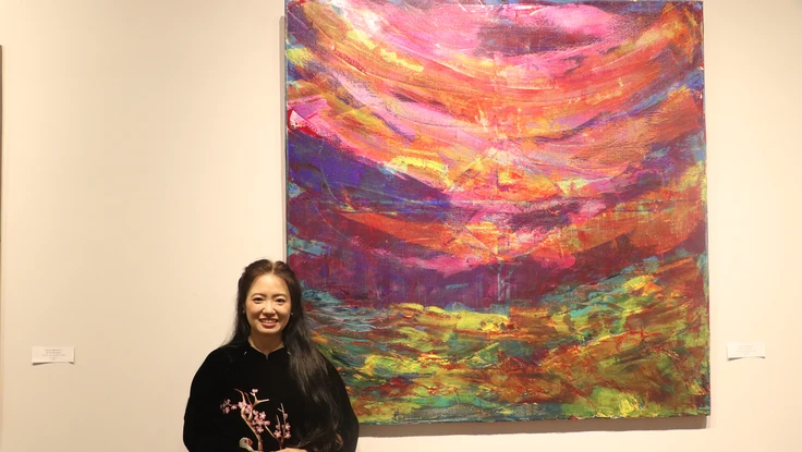 Nữ thiếu tá công an 'chữa lành' bản thân với triển lãm 'Những giọt nắng thầm thì'