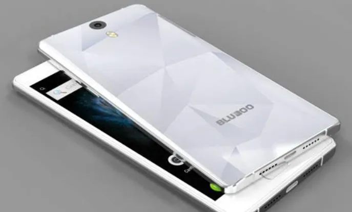 Cùng chiêm ngưỡng chiếc smartphone 3D đầu tiên