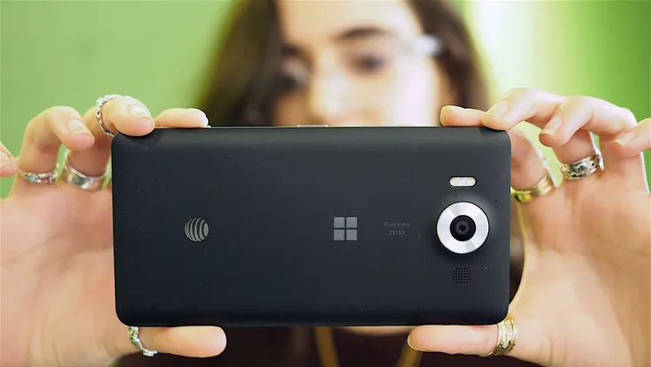 Microsoft ra mắt bộ đôi smartphone Lumia 950 & 950 XL