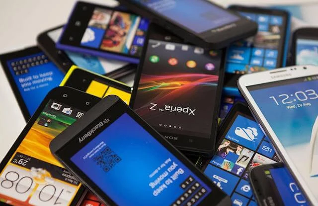 Săn siêu phẩm smartphone hết đời giá siêu rẻ